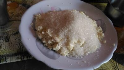 Chhena Poda: Baked Indian Cheesecake with Cardamom and Almonds - Plattershare - Recipes, food stories and food lovers Chhena Poda: Baked Indian Cheesecake with Cardamom and Almonds - Plattershare - Recipes, food stories and food lovers