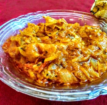 Rajathani Papad Ki Sabji ( Onion, Tomato Curry) - Plattershare - Recipes, food stories and food lovers