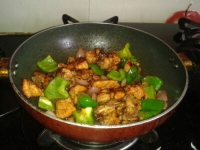 Spicy Chicken Chili: A Flavorful Indo-Chinese Stir-Fry - Plattershare - Recipes, food stories and food lovers Spicy Chicken Chili: A Flavorful Indo-Chinese Stir-Fry - Plattershare - Recipes, food stories and food lovers