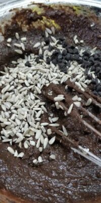 Mom's Heartfelt Multigrain Chocolate Sunflower Seed Cake (Eggless) - Plattershare - Recipes, food stories and food lovers Mom's Heartfelt Multigrain Chocolate Sunflower Seed Cake (Eggless) - Plattershare - Recipes, food stories and food lovers