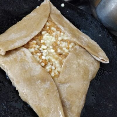 Vegetarian Keema Paratha: A Hearty & Flavorful Flatbread - Plattershare - Recipes, food stories and food lovers Vegetarian Keema Paratha: A Hearty & Flavorful Flatbread - Plattershare - Recipes, food stories and food lovers