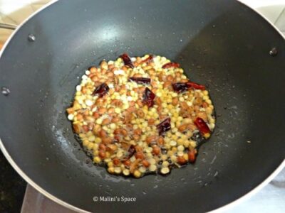 Spicy Masala Puffed Rice: A Quick & Healthy Indian Snack - Plattershare - Recipes, food stories and food lovers Spicy Masala Puffed Rice: A Quick & Healthy Indian Snack - Plattershare - Recipes, food stories and food lovers