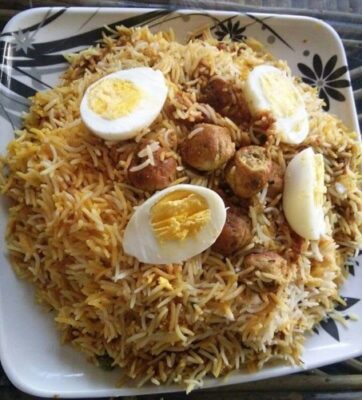 Nargisi Kofta Biryani: A Flavorful Chicken Meatball Biryani - Plattershare - Recipes, food stories and food lovers Nargisi Kofta Biryani: A Flavorful Chicken Meatball Biryani - Plattershare - Recipes, food stories and food lovers