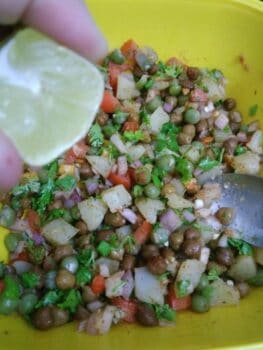 Jhal Chana / Chana Chaat - Plattershare - Recipes, Food Stories And Food Enthusiasts