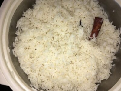 Crispy Baby Corn and Green Pea Biryani: A Vegetarian Delight - Plattershare - Recipes, food stories and food lovers Crispy Baby Corn and Green Pea Biryani: A Vegetarian Delight - Plattershare - Recipes, food stories and food lovers