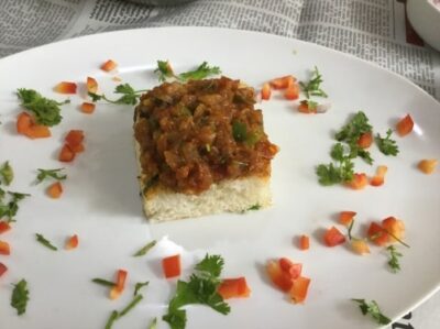 Spicy Chatpata Masala Pav: A Mumbai Street Food Sensation - Plattershare - Recipes, food stories and food lovers Spicy Chatpata Masala Pav: A Mumbai Street Food Sensation - Plattershare - Recipes, food stories and food lovers