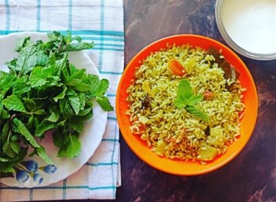 Vibrant Mint Rice (Pudina Rice): A Flavorful & Healthy South Indian Delight - Plattershare - Recipes, food stories and food lovers Vibrant Mint Rice (Pudina Rice): A Flavorful & Healthy South Indian Delight - Plattershare - Recipes, food stories and food lovers