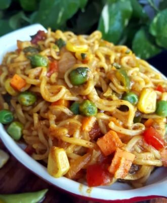 Street-Style Tadka Maggi: Elevate Your Instant Noodles - Plattershare - Recipes, food stories and food lovers Street-Style Tadka Maggi: Elevate Your Instant Noodles - Plattershare - Recipes, food stories and food lovers