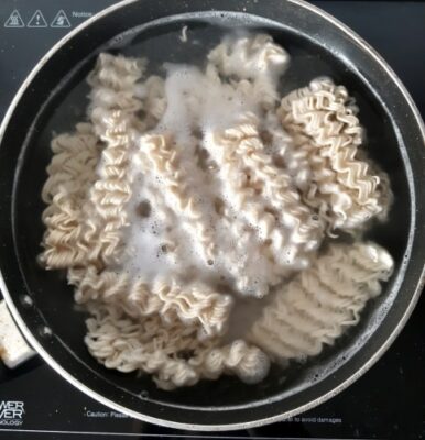 Street-Style Tadka Maggi: Elevate Your Instant Noodles - Plattershare - Recipes, food stories and food lovers Street-Style Tadka Maggi: Elevate Your Instant Noodles - Plattershare - Recipes, food stories and food lovers
