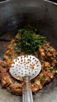 Authentic Chaupati Bhaji Pav In Videsi Avatar - Plattershare - Recipes, food stories and food lovers