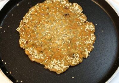 Healthy Bajra Lauki Thalipeeth (Pearl Millet & Bottle Gourd Flatbread) - Plattershare - Recipes, food stories and food lovers Healthy Bajra Lauki Thalipeeth (Pearl Millet & Bottle Gourd Flatbread) - Plattershare - Recipes, food stories and food lovers
