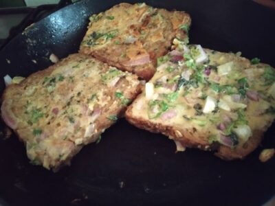 Crispy Masala Bread: A Flavorful South Indian Breakfast - Plattershare - Recipes, food stories and food lovers Crispy Masala Bread: A Flavorful South Indian Breakfast - Plattershare - Recipes, food stories and food lovers