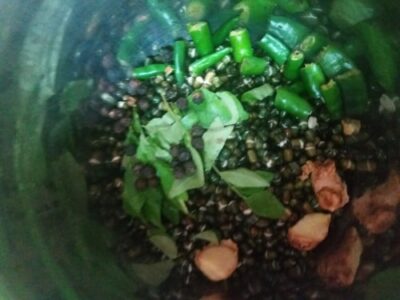 Ulundu Adai: Savory South Indian Black Gram Pancakes - Plattershare - Recipes, food stories and food lovers Ulundu Adai: Savory South Indian Black Gram Pancakes - Plattershare - Recipes, food stories and food lovers