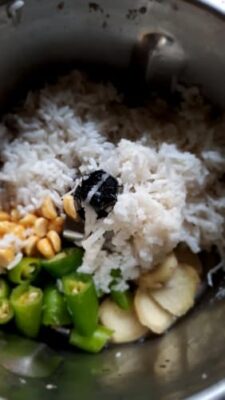 Vendakai Mor Kuzhambu: Tangy Okra in Coconut-Infused Yogurt Sauce - Plattershare - Recipes, food stories and food lovers Vendakai Mor Kuzhambu: Tangy Okra in Coconut-Infused Yogurt Sauce - Plattershare - Recipes, food stories and food lovers