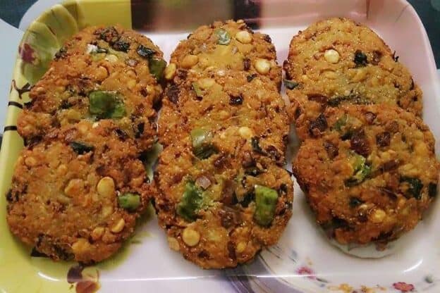 Masala Vadai/ South Indian Paruppu Vadai - Plattershare - Recipes, Food Stories And Food Enthusiasts