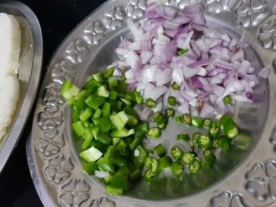 Crispy Bread Uttapam: A Flavorful South Indian Twist - Plattershare - Recipes, food stories and food lovers Crispy Bread Uttapam: A Flavorful South Indian Twist - Plattershare - Recipes, food stories and food lovers