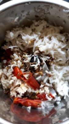 Nutritious & Flavorful Moringa Flower Kootu (Drumstick Flower Curry) - Plattershare - Recipes, food stories and food lovers Nutritious & Flavorful Moringa Flower Kootu (Drumstick Flower Curry) - Plattershare - Recipes, food stories and food lovers