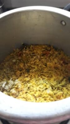 Nutritious & Flavorful Moringa Flower Kootu (Drumstick Flower Curry) - Plattershare - Recipes, food stories and food lovers Nutritious & Flavorful Moringa Flower Kootu (Drumstick Flower Curry) - Plattershare - Recipes, food stories and food lovers