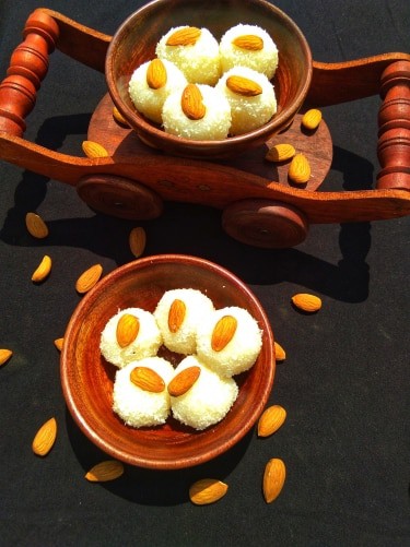 Coconut Ladoo - Plattershare - Recipes, Food Stories And Food Enthusiasts
