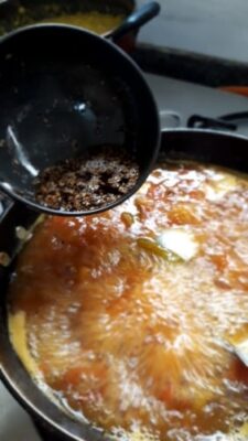 Restorative Tomato Rasam with Black Pepper & Cumin - Plattershare - Recipes, food stories and food lovers Restorative Tomato Rasam with Black Pepper & Cumin - Plattershare - Recipes, food stories and food lovers