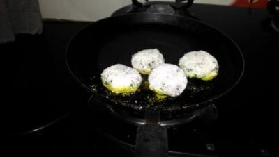 Crispy Raw Banana Kababs: A Flavorful Indian Snack - Plattershare - Recipes, food stories and food lovers Crispy Raw Banana Kababs: A Flavorful Indian Snack - Plattershare - Recipes, food stories and food lovers