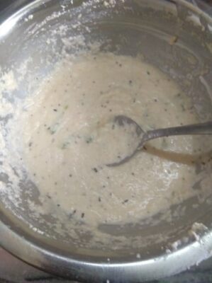 Crispy Tadka Pan Idli: A Flavorful Twist on a South Indian Classic - Plattershare - Recipes, food stories and food lovers Crispy Tadka Pan Idli: A Flavorful Twist on a South Indian Classic - Plattershare - Recipes, food stories and food lovers