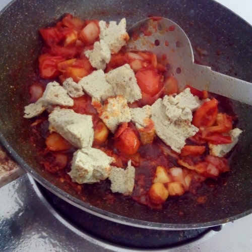 Karaikudi Egg Cutlet Gravy - Plattershare - Recipes, food stories and food enthusiasts