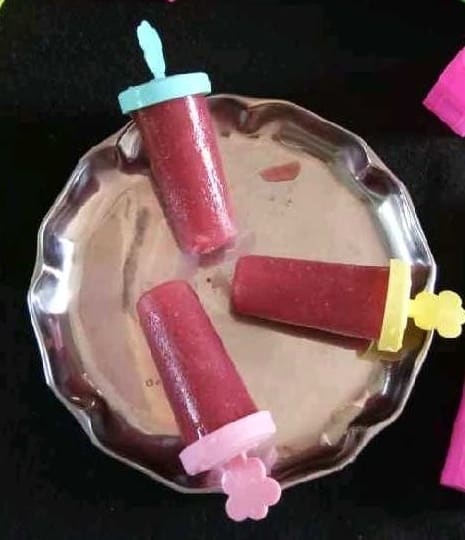 Dry Fruits Mixed Strawberry - Apple Kulfi - Plattershare - Recipes, food stories and food lovers