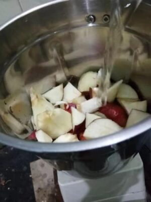 Strawberry-Apple Kulfi with Dry Fruits: A Refreshing Indian Treat - Plattershare - Recipes, food stories and food lovers Strawberry-Apple Kulfi with Dry Fruits: A Refreshing Indian Treat - Plattershare - Recipes, food stories and food lovers