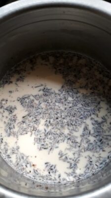 No-Churn Honey-Lavender Ice Cream (Sugar-Free & Vegan Adaptable) - Plattershare - Recipes, food stories and food lovers No-Churn Honey-Lavender Ice Cream (Sugar-Free & Vegan Adaptable) - Plattershare - Recipes, food stories and food lovers