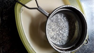No-Churn Honey-Lavender Ice Cream (Sugar-Free & Vegan Adaptable) - Plattershare - Recipes, food stories and food lovers No-Churn Honey-Lavender Ice Cream (Sugar-Free & Vegan Adaptable) - Plattershare - Recipes, food stories and food lovers