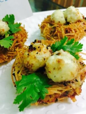 Crispy Potato Nests with Paneer "Eggs": A Fun & Flavorful Indian Snack - Plattershare - Recipes, food stories and food lovers Crispy Potato Nests with Paneer "Eggs": A Fun & Flavorful Indian Snack - Plattershare - Recipes, food stories and food lovers