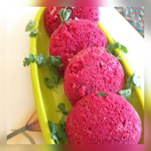 Beetroot Suji Idli - Plattershare - Recipes, food stories and food lovers