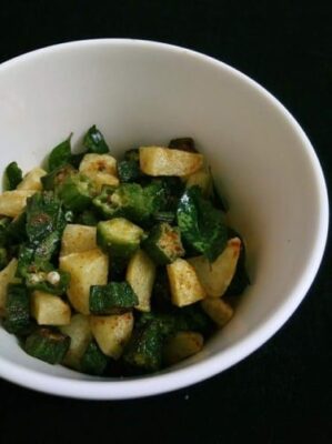 Crispy Aloo Bhindi: A Flavorful Indian Potato and Okra Stir-Fry - Plattershare - Recipes, food stories and food lovers Crispy Aloo Bhindi: A Flavorful Indian Potato and Okra Stir-Fry - Plattershare - Recipes, food stories and food lovers