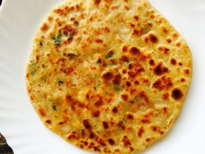 Golden Aloo Paratha: Flaky, Savory Indian Flatbread - Plattershare - Recipes, food stories and food lovers Golden Aloo Paratha: Flaky, Savory Indian Flatbread - Plattershare - Recipes, food stories and food lovers