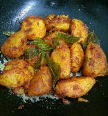 Crispy South Indian Potato Roast: An Easy & Flavorful Side Dish - Plattershare - Recipes, food stories and food lovers Crispy South Indian Potato Roast: An Easy & Flavorful Side Dish - Plattershare - Recipes, food stories and food lovers