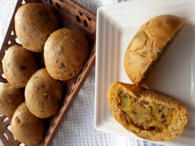 Spicy Potato-Stuffed Whole Wheat Buns (No Knead!) - Plattershare - Recipes, food stories and food lovers Spicy Potato-Stuffed Whole Wheat Buns (No Knead!) - Plattershare - Recipes, food stories and food lovers