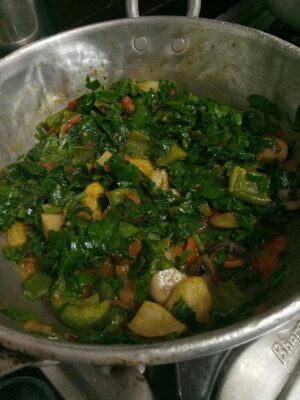 Flavorful Palak Mushroom & Potato Sabzi (Spinach, Potato, and Bell Pepper Stir-Fry) - Plattershare - Recipes, food stories and food lovers Flavorful Palak Mushroom & Potato Sabzi (Spinach, Potato, and Bell Pepper Stir-Fry) - Plattershare - Recipes, food stories and food lovers