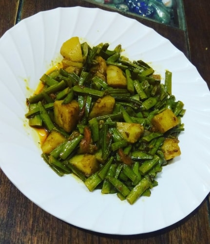 Gavar Aloo Ki Sabzi - Beans Potato Curry - Plattershare - Recipes, food stories and food lovers