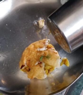 Crispy Masala Vada: A Delicious Twist on Batata Vada - Plattershare - Recipes, food stories and food lovers Crispy Masala Vada: A Delicious Twist on Batata Vada - Plattershare - Recipes, food stories and food lovers