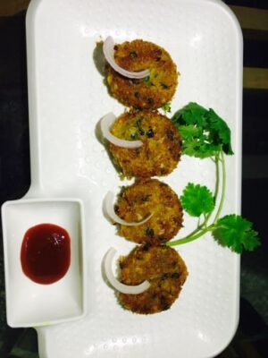 Crispy Potato Sago Tikki: A Delicious Indian Snack (Vegan & Gluten-Free Adaptable) - Plattershare - Recipes, food stories and food lovers Crispy Potato Sago Tikki: A Delicious Indian Snack (Vegan & Gluten-Free Adaptable) - Plattershare - Recipes, food stories and food lovers