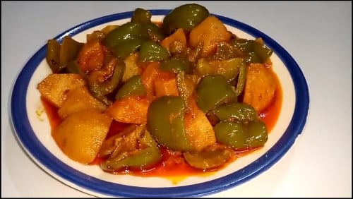 Shimla Aloo Ki Sabzi - Capsicum Potato Curry - Plattershare - Recipes, Food Stories And Food Enthusiasts