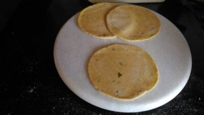 Crispy Aloo Puri: A Classic Indian Fried Bread Recipe - Plattershare - Recipes, food stories and food lovers Crispy Aloo Puri: A Classic Indian Fried Bread Recipe - Plattershare - Recipes, food stories and food lovers