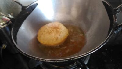 Crispy Aloo Puri: A Classic Indian Fried Bread Recipe - Plattershare - Recipes, food stories and food lovers Crispy Aloo Puri: A Classic Indian Fried Bread Recipe - Plattershare - Recipes, food stories and food lovers