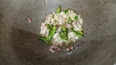 Flavorful Kanda Batata Poha: A Simple Indian Flattened Rice Dish - Plattershare - Recipes, food stories and food lovers Flavorful Kanda Batata Poha: A Simple Indian Flattened Rice Dish - Plattershare - Recipes, food stories and food lovers