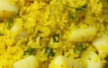 Kanda Batata Poha - Plattershare - Recipes, food stories and food lovers