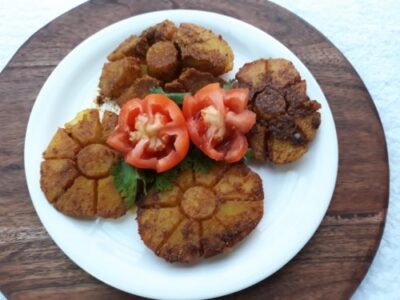 Sindhi-Style Masala Potato Fries: A Vegetarian Delight - Plattershare - Recipes, food stories and food lovers Sindhi-Style Masala Potato Fries: A Vegetarian Delight - Plattershare - Recipes, food stories and food lovers