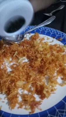 Crispy Aloo Lachcha: Indian Spiced Potato Straws - Plattershare - Recipes, food stories and food lovers Crispy Aloo Lachcha: Indian Spiced Potato Straws - Plattershare - Recipes, food stories and food lovers