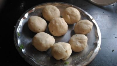 Crispy Aloo Kachori: Flaky Potato-Filled Pastries - Plattershare - Recipes, food stories and food lovers Crispy Aloo Kachori: Flaky Potato-Filled Pastries - Plattershare - Recipes, food stories and food lovers