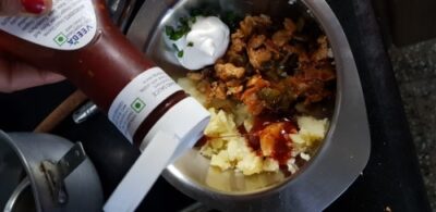 Spicy Stuffed Potato Jackets: A Flavorful Twist on a Classic British Dish - Plattershare - Recipes, food stories and food lovers Spicy Stuffed Potato Jackets: A Flavorful Twist on a Classic British Dish - Plattershare - Recipes, food stories and food lovers